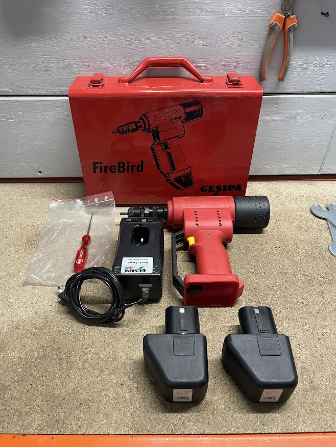 GESIPA FireBird – Riveteuse à batterie 13 000N Pro