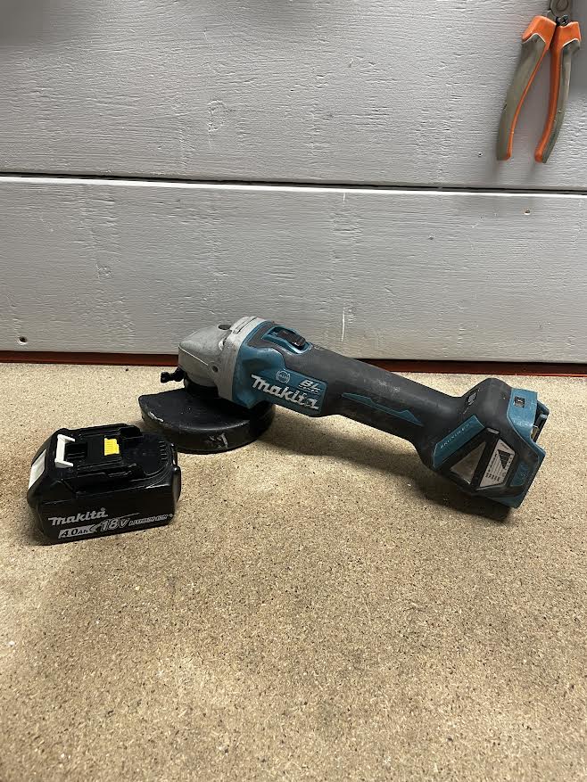 Disqueuse MAKITA DGA513