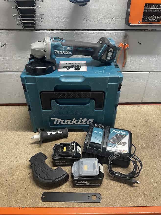 Disqueuse MAKITA DGA513