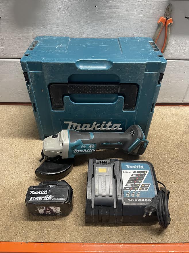 Disqueuse MAKITA DGA508